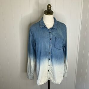 Faded Glory Womens Size Large Button Front Denim Shirt Blue Ombre Long Sleeves